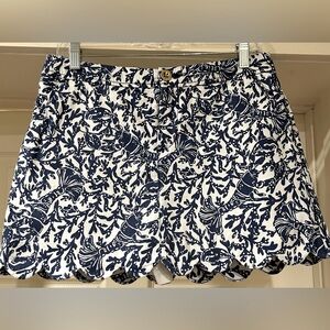 Lilly Pulitzer Size 6 Blue and White Skort